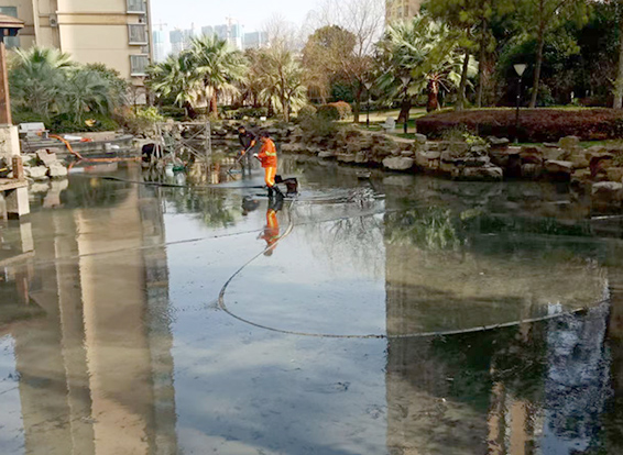 麻涌镇景观池淤泥清理